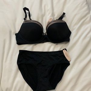 NWT Victoria’s Secret Bra and Panty Set